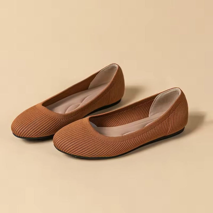 Ballerines orthopédiques élégantes en cuir, confort optimal et style chic, idéales pour toutes vos tenues.