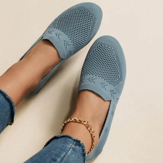 Chaussures plates femme légères, idéales pour le quotidien et la mode casual.