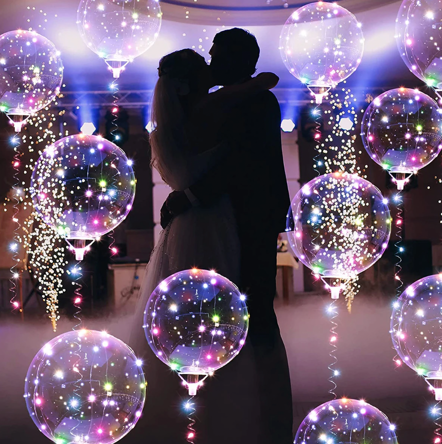 Ballons LED lumineux pour fêtes.  Ambiance féérique garantie.  Décoration évènement.