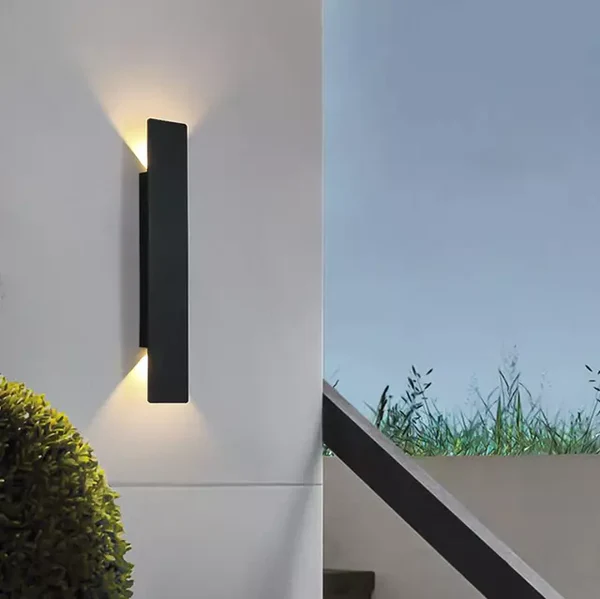 "Bande LED étanche pour mur, aluminium moderne, lumière chaude ou froide, protection IP65, écoénergétique extérieure"