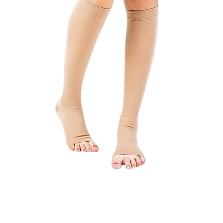"Bas de compression courts noirs élégants pour améliorer la circulation, parfaits pour sport et journées actives."