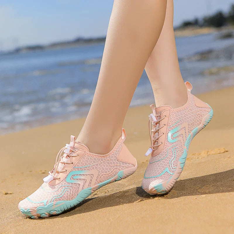 Chaussures d'eau unisexes polyvalentes, parfaites pour la natation, le yoga, la plage et les activités aquatiques.