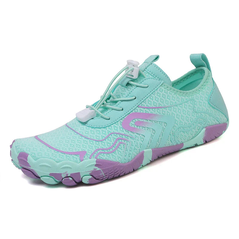 Semelle flexible de baskets aquatiques antidérapantes, conçues pour une liberté de mouvement totale et sécurité.