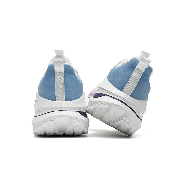 Arrière des chaussures Onemix unisexes, offrant stabilité. Baskets athlétiques pour diverses activités.