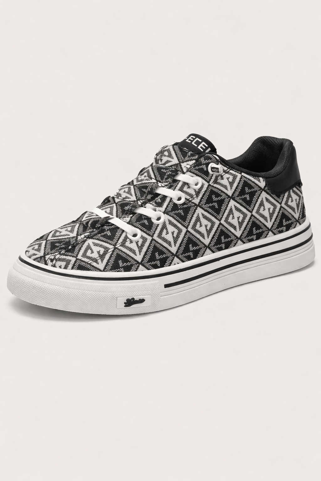 Chaussures basses imprimées pour homme, style urbain décontracté, parfaites pour un look moderne et tendance.