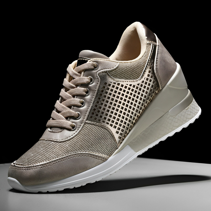 Découvrez nos baskets compensées femme au design moderne. Confortable et chic, la chaussure idéale pour l'automne.