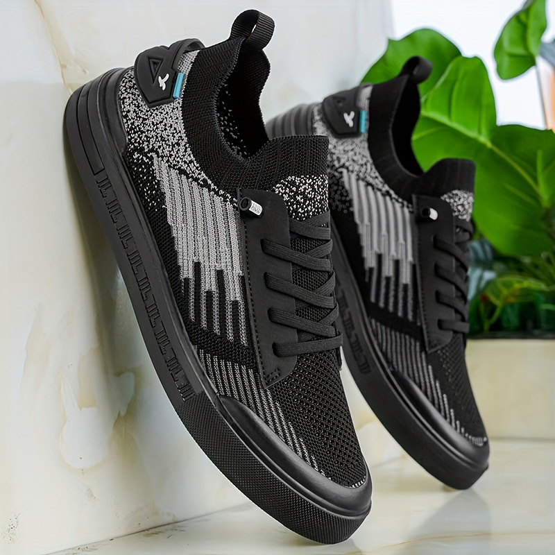 Détail de la semelle extérieure des baskets hommes, adhérence robuste, confort et stabilité pour la marche.