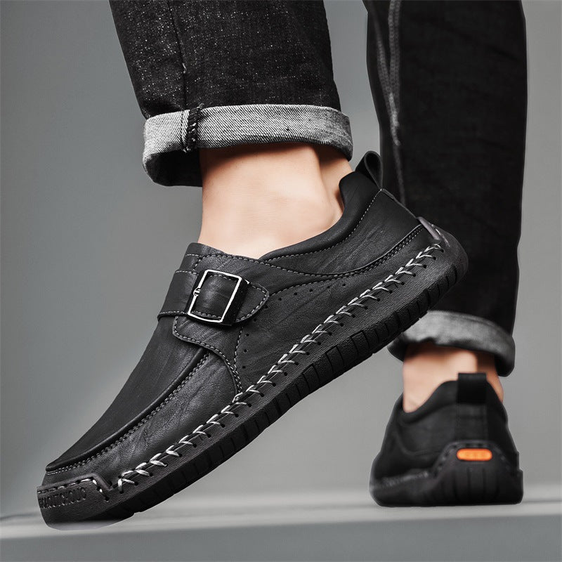 Baskets hommes portées, look décontracté et urbain, garantissant confort et adhérence antidérapante.