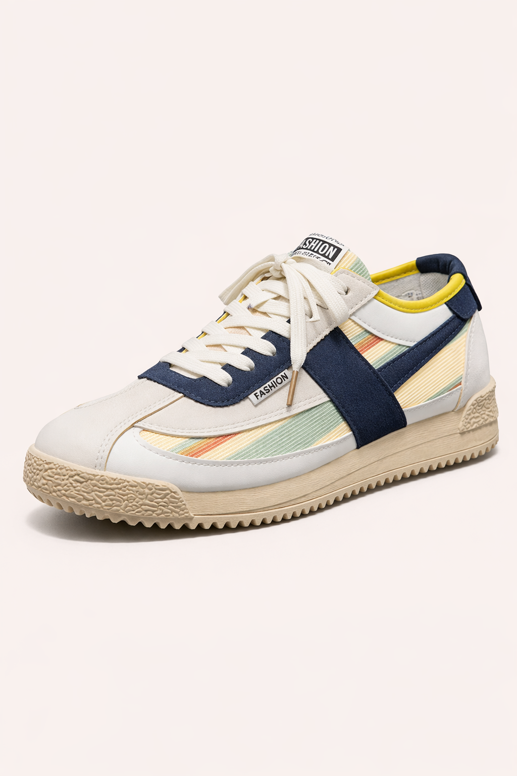 Sneakers légères et polyvalentes pour hommes, idéales pour un look urbain chic au printemps-été.