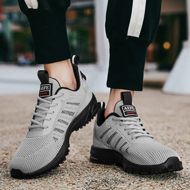 Expérience de course optimale avec ces baskets homme légères, respirantes et confortables en maille.