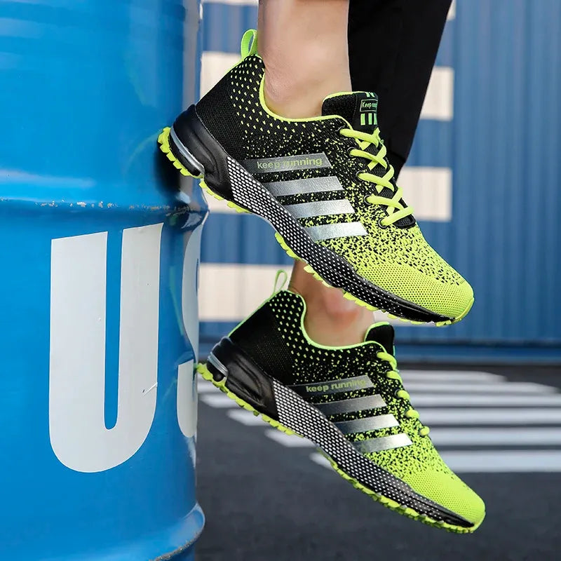 Baskets de sport respirantes, parfaites pour le running, le jogging et les longues marches.