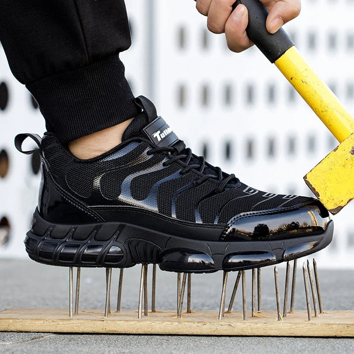 Chaussures de sécurité robustes pour chantier, avec protection anti-choc et semelle anti-perforation, confortables.