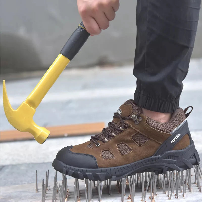 Chaussures de sécurité robustes et antidérapantes pour industrie. Protection anti-perforation et respirantes.