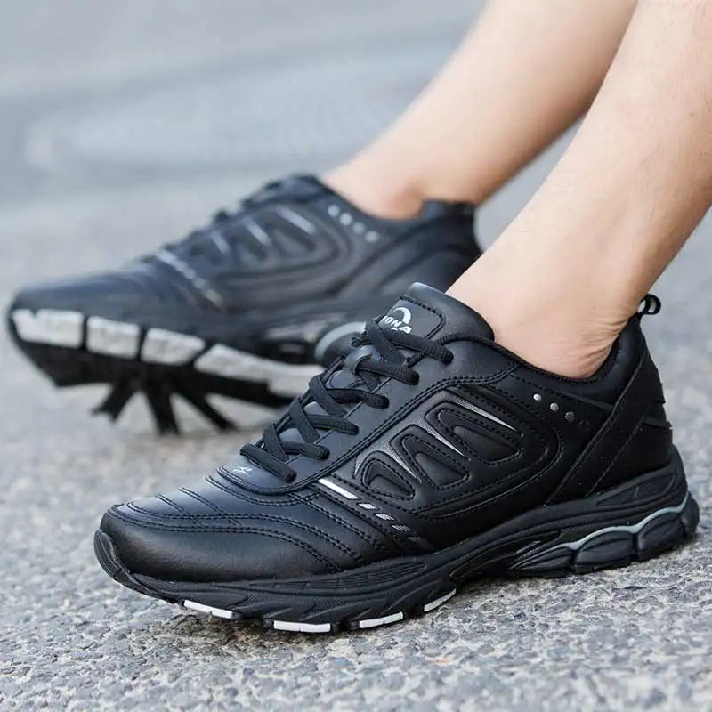 Baskets pour hommes, ultra légères et aérées, offrant un excellent amorti pour la marche et le sport.