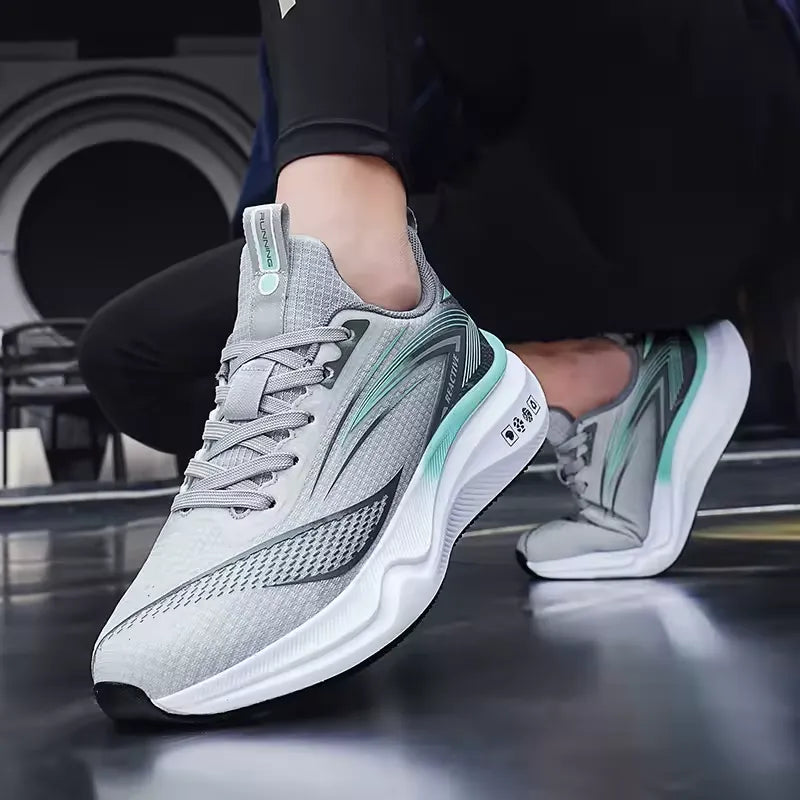 Baskets polyvalentes pour hommes, respirantes, légères, et avec semelle souple pour la course et le sport.