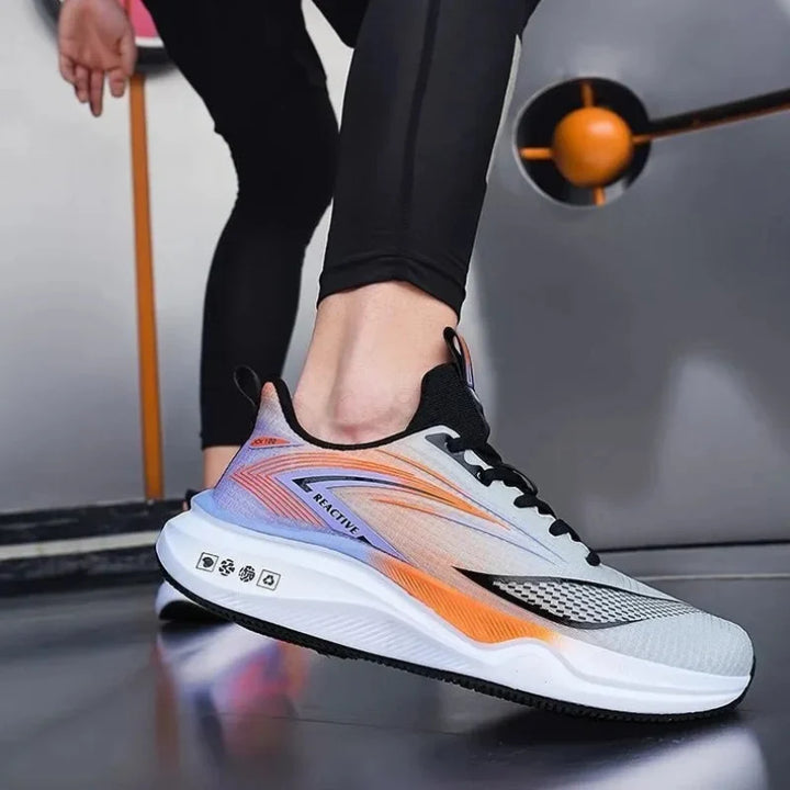 Chaussures de sport hommes avec semelle souple et conception respirante pour un confort optimal.