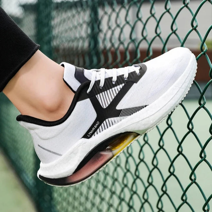 Baskets de sport aérées pour femme et homme, assurant légèreté et respiration du pied en toute saison.