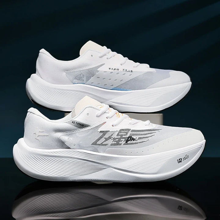 Semelle extérieure antidérapante de baskets de sport, adhérence maximale pour running et activités.