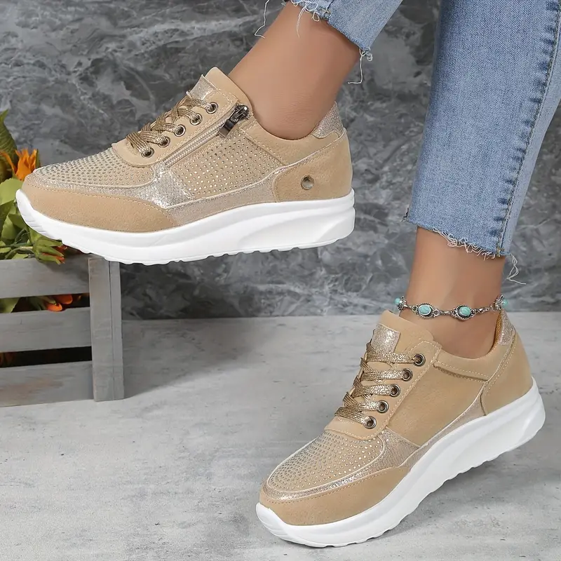 Baskets confortables femmes style automne, respirantes. Chaussures ergonomiques parfaites pour le quotidien.