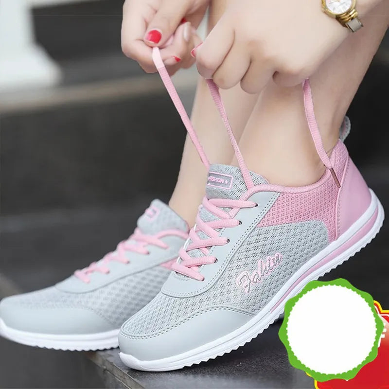 Baskets femme confortables en maille respirante, offrant légèreté et maintien pour un usage quotidien.