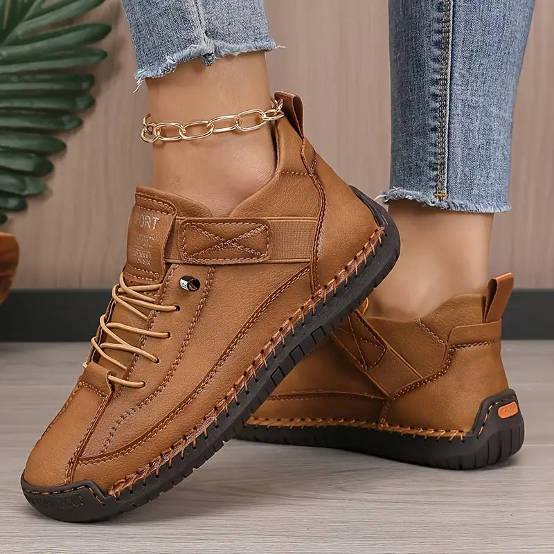 Baskets femme à enfiler, très légères et confortables, avec soutien optimal pour vos pieds.