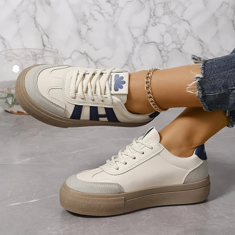 Baskets femme confortables et élégantes, idéales pour un style quotidien décontracté et tendance. Chaussures polyvalentes.