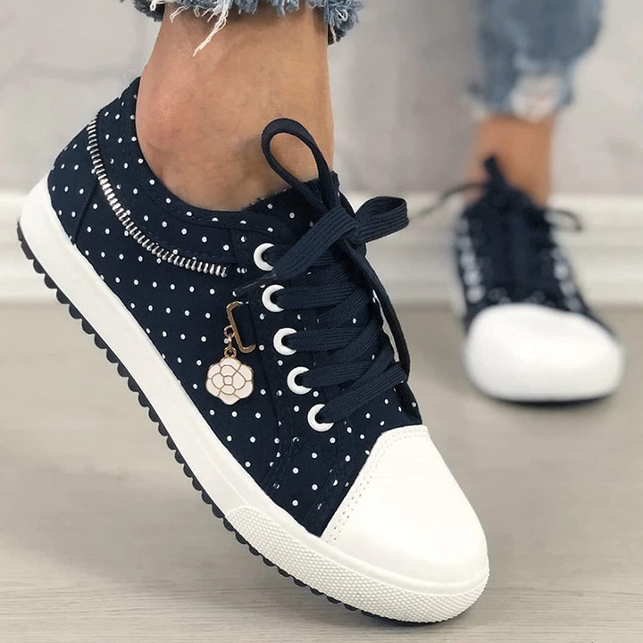 Baskets femme élégantes, respirantes et antidérapantes pour un style sport-décontracté moderne. Semelle confort.
