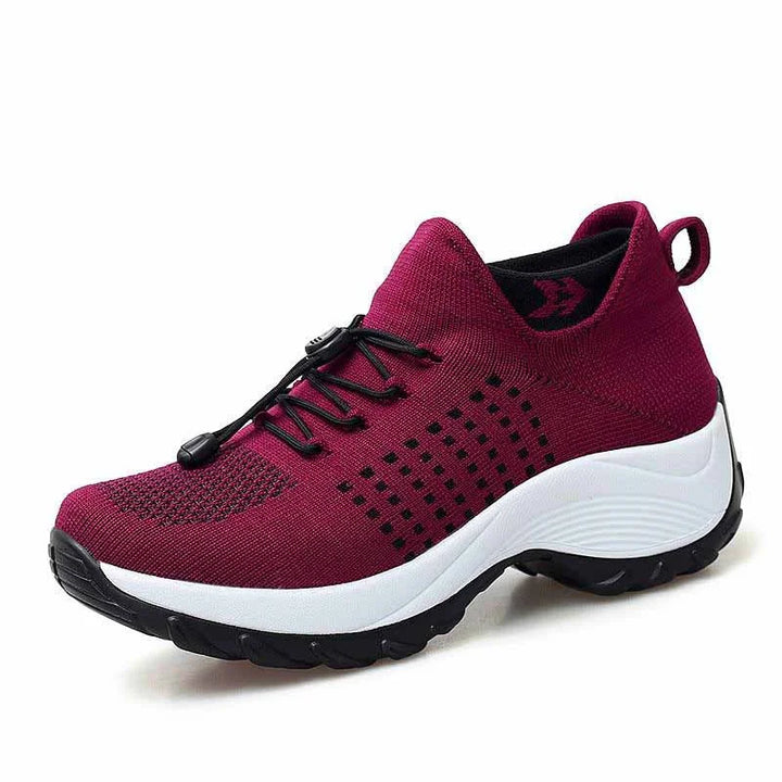 Baskets femme rose poudré, élégantes et très confortables, idéales pour un look décontracté.