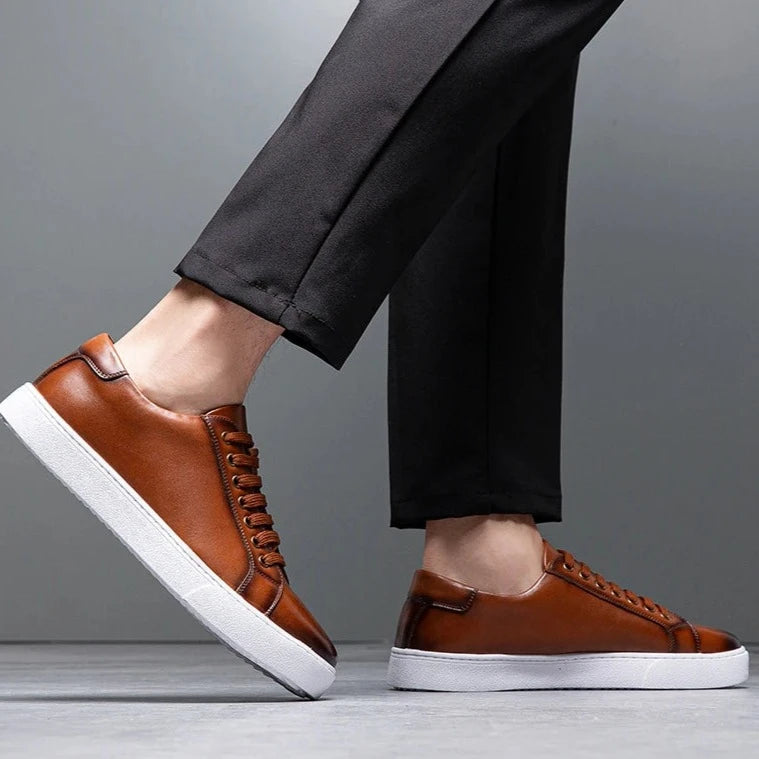 Baskets homme en cuir, style élégant et confortable.  Design intemporel, cuir premium.