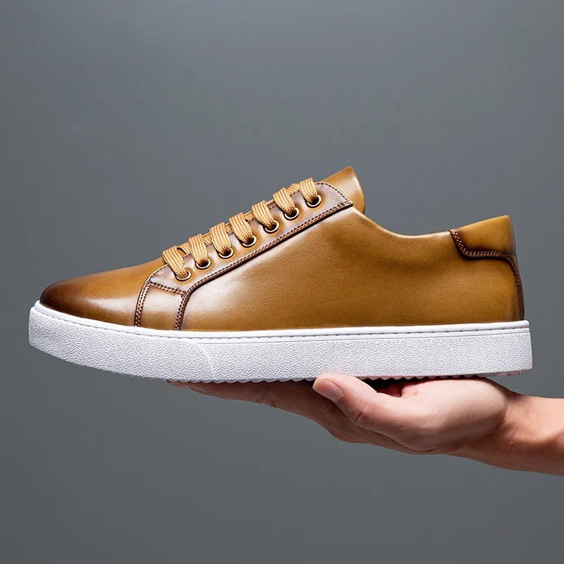 Baskets homme en cuir, style élégant et confortable.  Design intemporel, cuir premium.