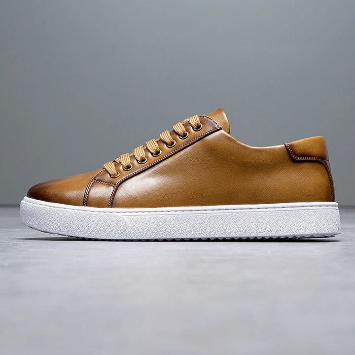 Baskets homme en cuir, style élégant et confortable.  Design intemporel, cuir premium.