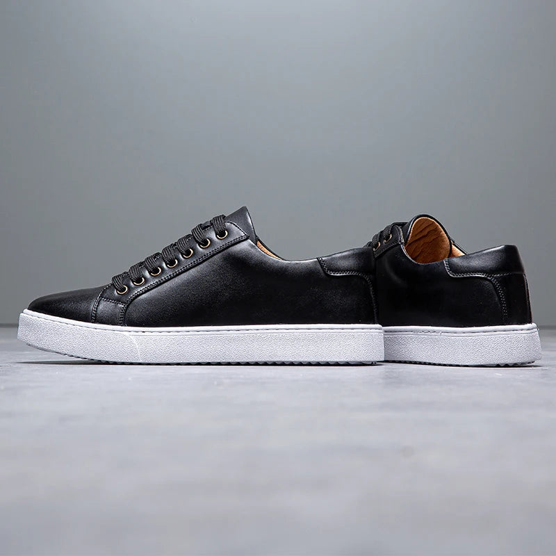 Baskets homme en cuir, style élégant et confortable.  Design intemporel, cuir premium.