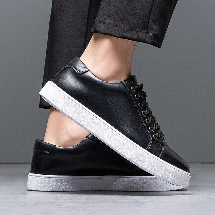 Baskets homme en cuir, style élégant et confortable.  Design intemporel, cuir premium.