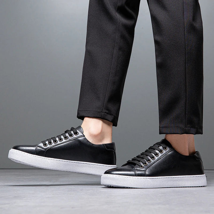 Baskets homme en cuir, style élégant et confortable.  Design intemporel, cuir premium.