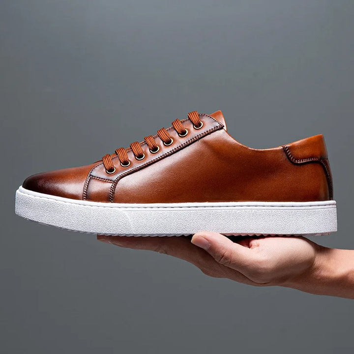 Baskets homme en cuir, style élégant et confortable.  Design intemporel, cuir premium.