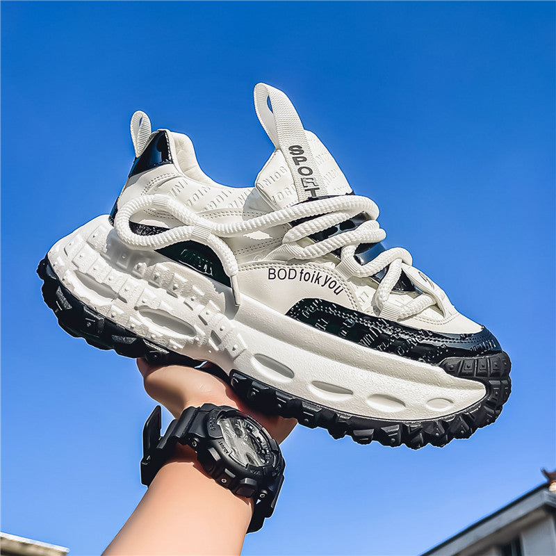 Chaussures de sport homme urbaines, couleur marine et blanc, avec semelle épaisse pour un confort optimal en ville.