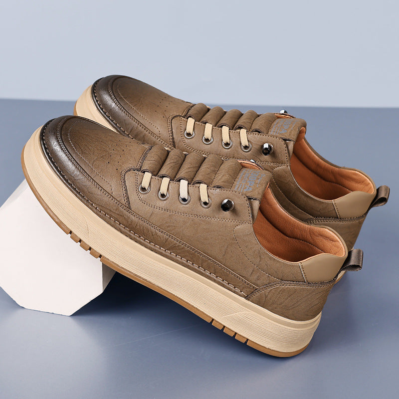 Chaussures de marche hommes, lacets, design moderne offrant soutien du pied et élégance.