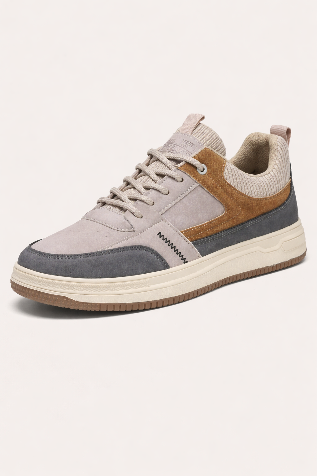 Chaussures décontractées hommes, style urbain moderne, motifs multicolores, semelle adhérente.