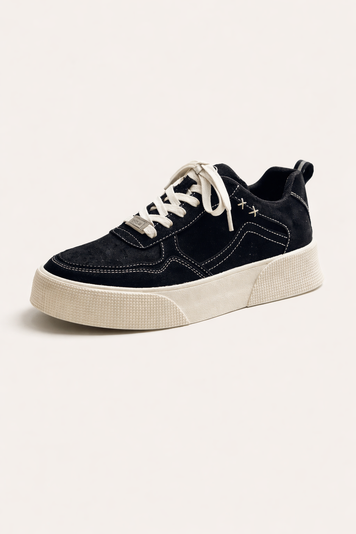 Chaussures hommes sportives à semelle épaisse, design urbain moderne, parfaites pour un look décontracté.