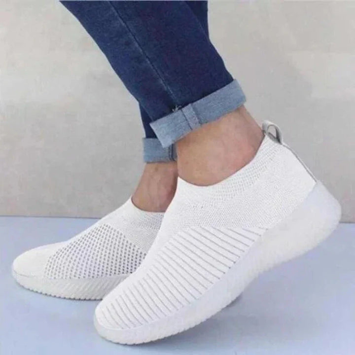Chaussures légères et respirantes pour femme, combinant confort, style et performance.