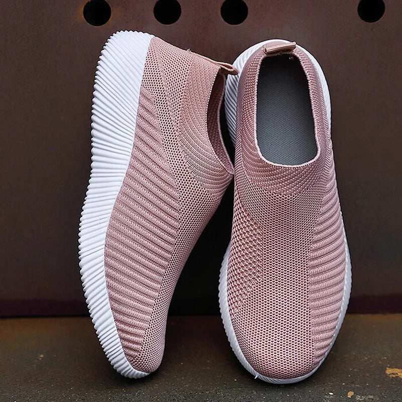 Chaussures de sport souples pour femmes, design ergonomique, idéales pour la marche quotidienne.