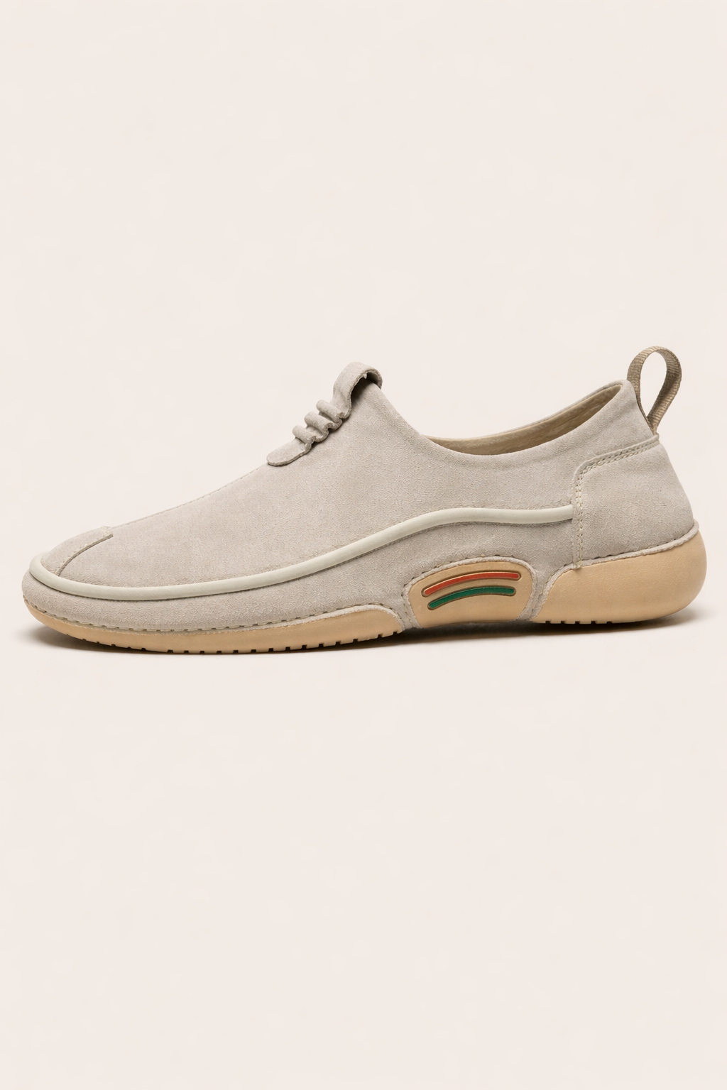 Baskets légères pour hommes, idéales confort quotidien et marche, style décontracté sportif.