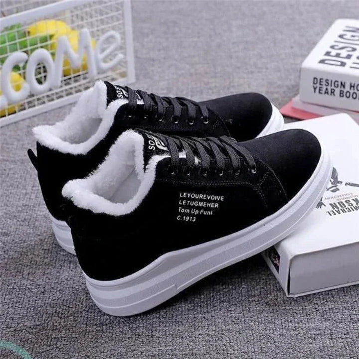 Chaussures d'hiver femme fourrées peluche, semelle antidérapante. Sneakers chaudes et confortables pour le froid.