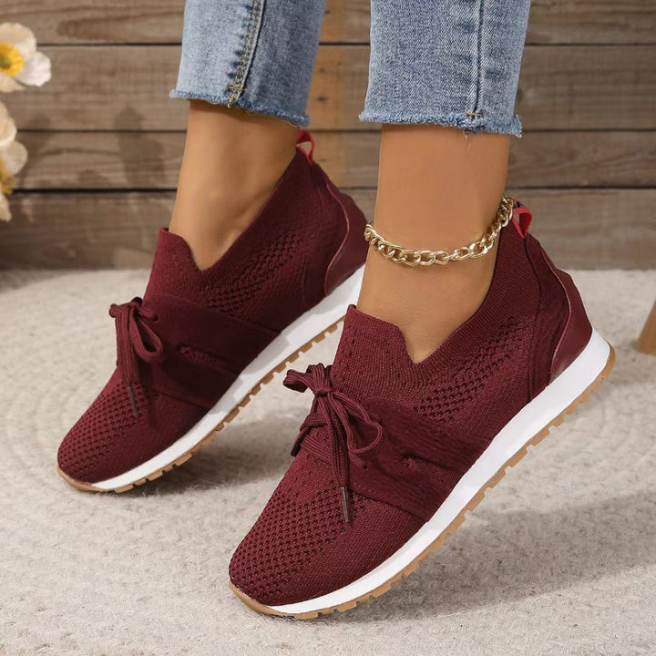 Baskets femme élégantes et orthopédiques, combinant mode et soutien plantaire pour un confort inégalé.