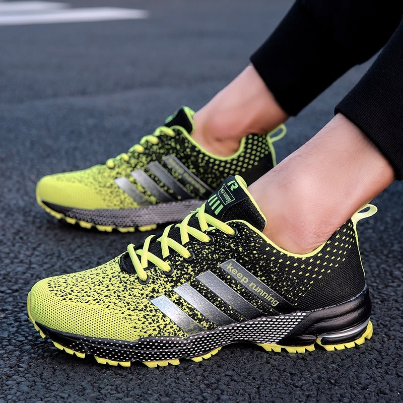 Marchez confortablement avec les baskets orthopédiques homme Runmax, soutien du dos et des pieds garanti.
