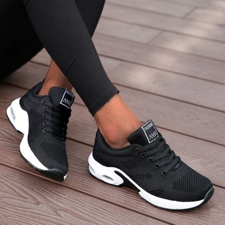 Baskets orthopédiques légères femme, confort quotidien. Idéales pour la marche et le style décontracté.