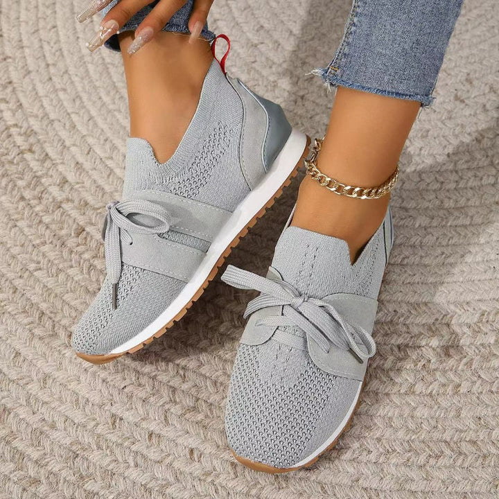 Baskets orthopédiques femme, design moderne et confortable.  Soutien optimal pour un bien-être quotidien.