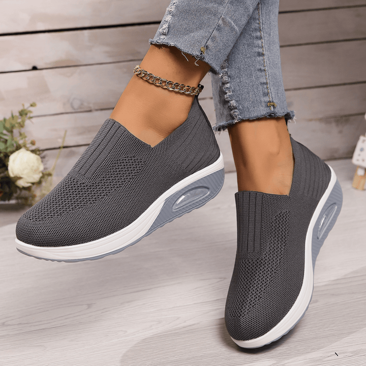 Baskets orthopédiques modernes, confortables.  Soutien optimal, design élégant.