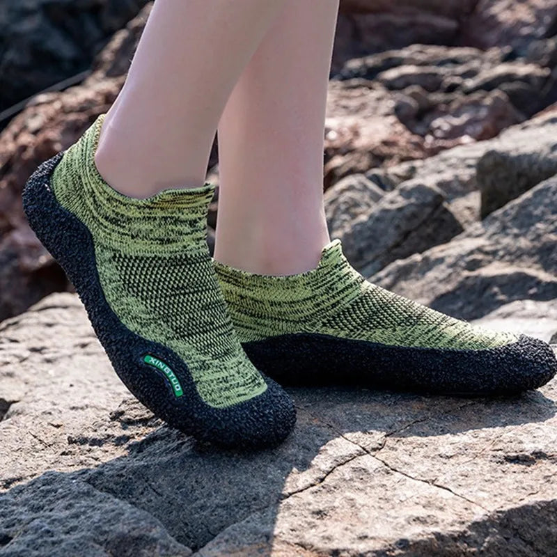 Baskets pieds nus unisexes ultra-flexibles pour une liberté de mouvement maximale. Idéales sport & outdoor.