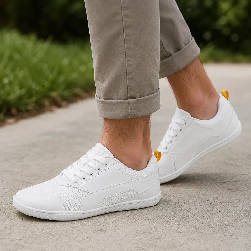 Baskets pieds nus unisexes au design moderne, dotées d'une semelle antidérapante robuste pour toute activité.